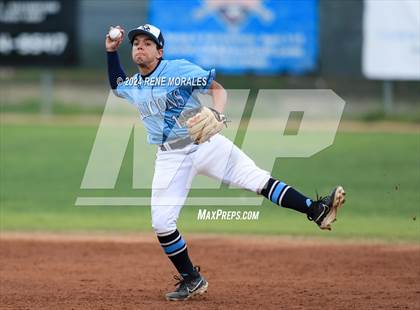 Thumbnail 1 in Canyon vs Crescenta Valley photogallery.