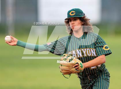 Thumbnail 3 in Canyon vs Crescenta Valley photogallery.