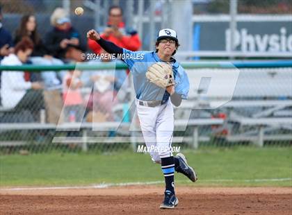 Thumbnail 3 in Canyon vs Crescenta Valley photogallery.