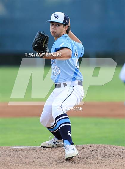 Thumbnail 2 in Canyon vs Crescenta Valley photogallery.