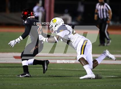 Thumbnail 2 in Warren vs. Downey photogallery.