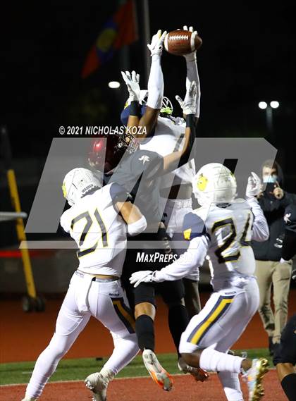 Thumbnail 2 in Warren vs. Downey photogallery.