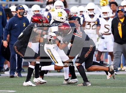 Thumbnail 3 in Warren vs. Downey photogallery.