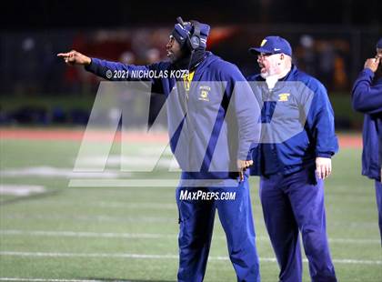 Thumbnail 2 in Warren vs. Downey photogallery.