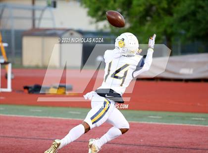 Thumbnail 1 in Warren vs. Downey photogallery.