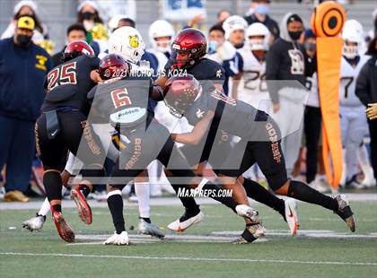 Thumbnail 3 in Warren vs. Downey photogallery.