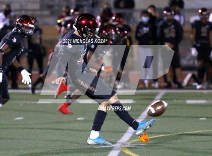 Thumbnail 1 in Warren vs. Downey photogallery.