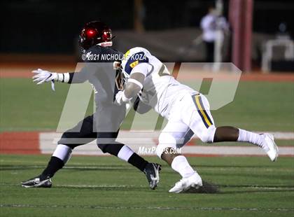 Thumbnail 3 in Warren vs. Downey photogallery.