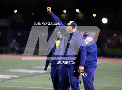Thumbnail 3 in Warren vs. Downey photogallery.