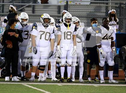 Thumbnail 2 in Warren vs. Downey photogallery.