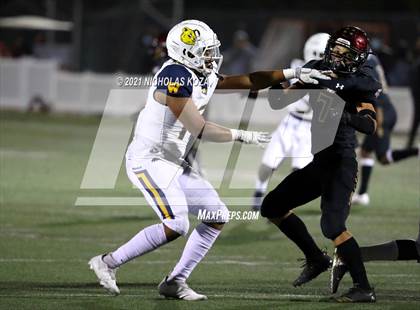Thumbnail 3 in Warren vs. Downey photogallery.