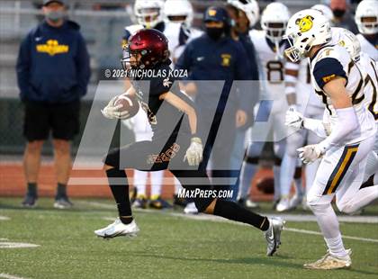 Thumbnail 2 in Warren vs. Downey photogallery.