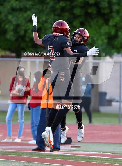 Thumbnail 2 in Warren vs. Downey photogallery.