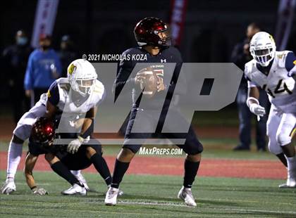Thumbnail 2 in Warren vs. Downey photogallery.