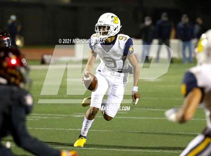 Thumbnail 2 in Warren vs. Downey photogallery.