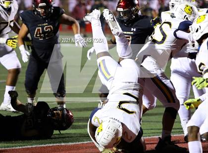 Thumbnail 3 in Warren vs. Downey photogallery.