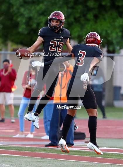 Thumbnail 1 in Warren vs. Downey photogallery.