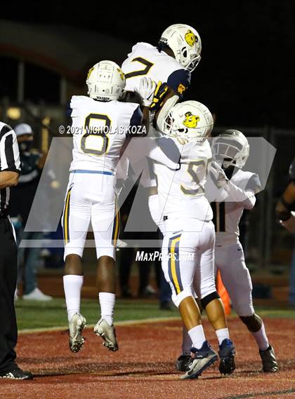 Thumbnail 1 in Warren vs. Downey photogallery.
