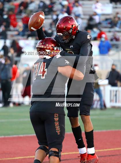 Thumbnail 2 in Warren vs. Downey photogallery.