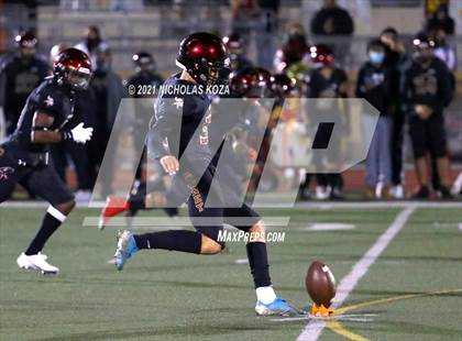 Thumbnail 3 in Warren vs. Downey photogallery.