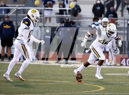 Thumbnail 1 in Warren vs. Downey photogallery.