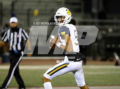 Thumbnail 3 in Warren vs. Downey photogallery.