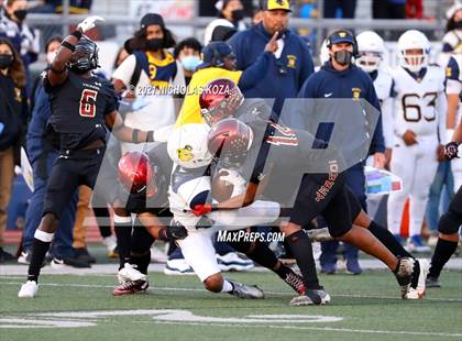 Thumbnail 2 in Warren vs. Downey photogallery.