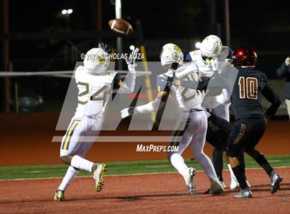 Thumbnail 1 in Warren vs. Downey photogallery.