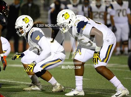 Thumbnail 3 in Warren vs. Downey photogallery.