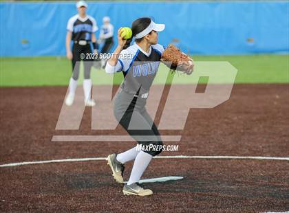 Thumbnail 2 in Worthington Kilbourne @ Olentangy Orange photogallery.
