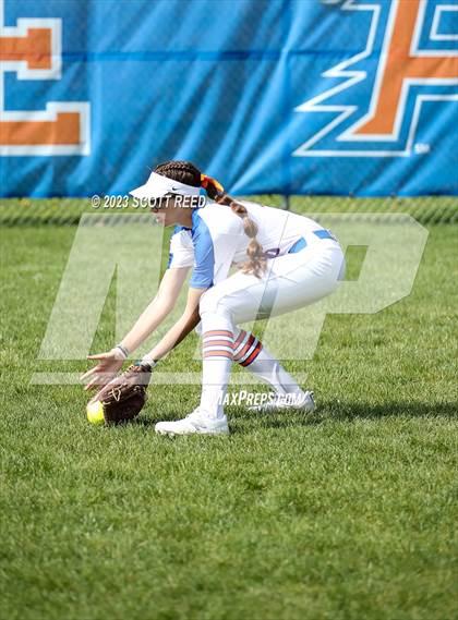 Thumbnail 3 in Worthington Kilbourne @ Olentangy Orange photogallery.