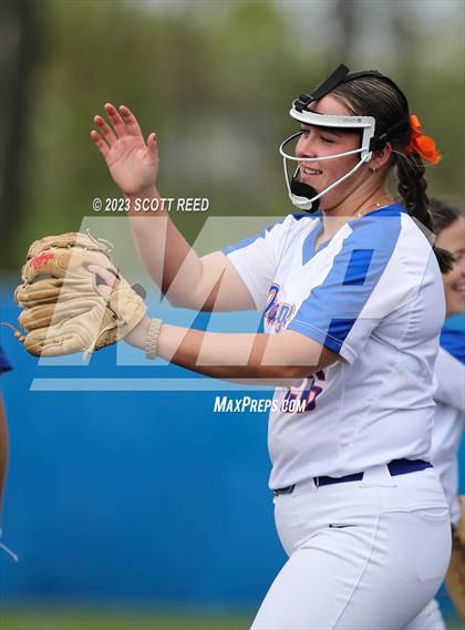 Thumbnail 2 in Worthington Kilbourne @ Olentangy Orange photogallery.