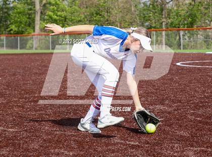 Thumbnail 3 in Worthington Kilbourne @ Olentangy Orange photogallery.