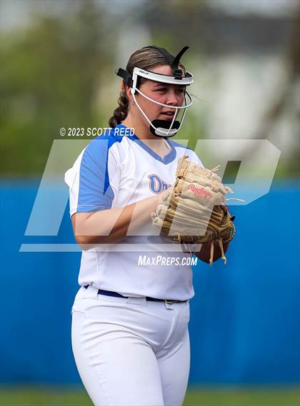 Thumbnail 3 in Worthington Kilbourne @ Olentangy Orange photogallery.