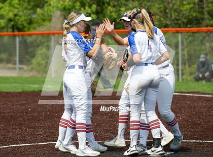 Thumbnail 3 in Worthington Kilbourne @ Olentangy Orange photogallery.