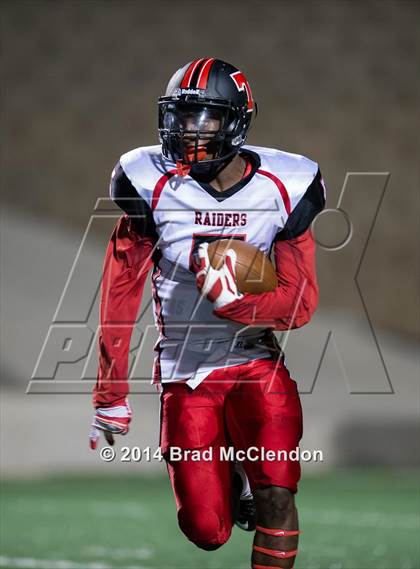 Thumbnail 2 in Lee vs Rowlett photogallery.