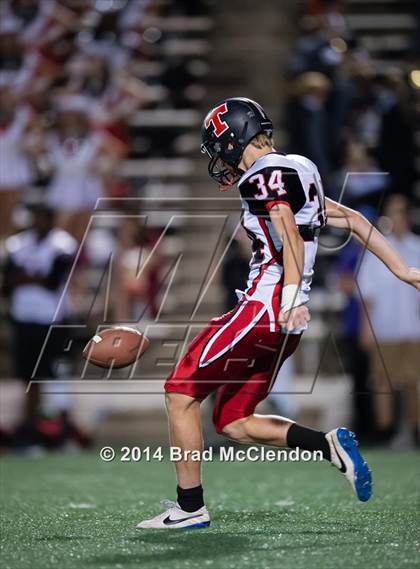 Thumbnail 1 in Lee vs Rowlett photogallery.