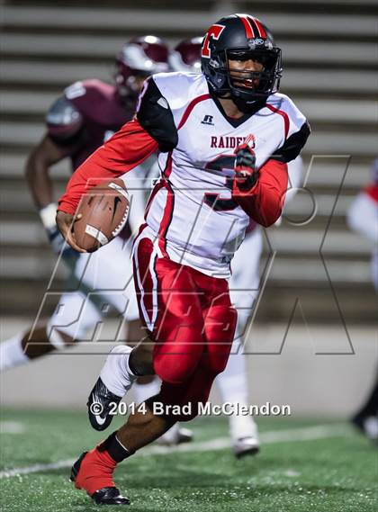 Thumbnail 3 in Lee vs Rowlett photogallery.