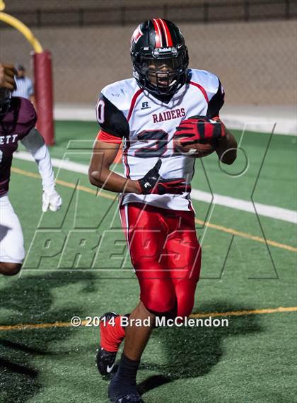 Thumbnail 1 in Lee vs Rowlett photogallery.