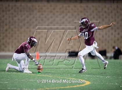 Thumbnail 2 in Lee vs Rowlett photogallery.