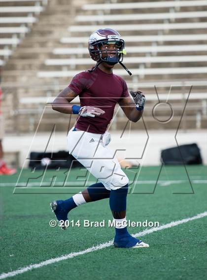 Thumbnail 1 in Lee vs Rowlett photogallery.