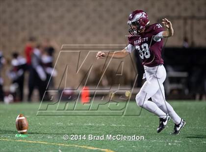 Thumbnail 2 in Lee vs Rowlett photogallery.