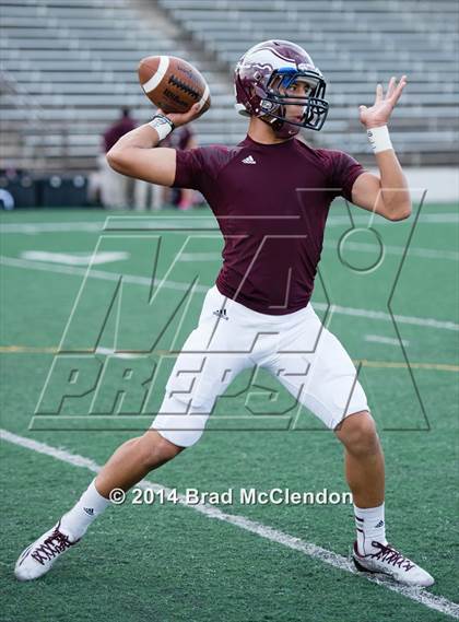 Thumbnail 2 in Lee vs Rowlett photogallery.