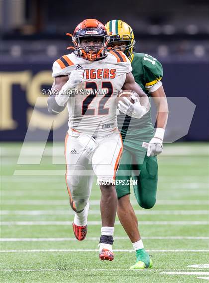 Thumbnail 1 in Opelousas @ Cecilia (LHSAA Division II Non-Select Final) photogallery.