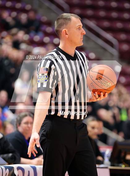 Thumbnail 2 in Mountain View vs. Bishop Guilfoyle (PIAA 1A Championship) photogallery.