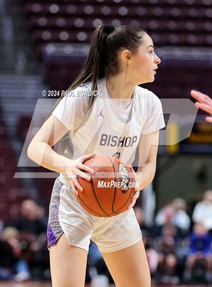Thumbnail 3 in Mountain View vs. Bishop Guilfoyle (PIAA 1A Championship) photogallery.