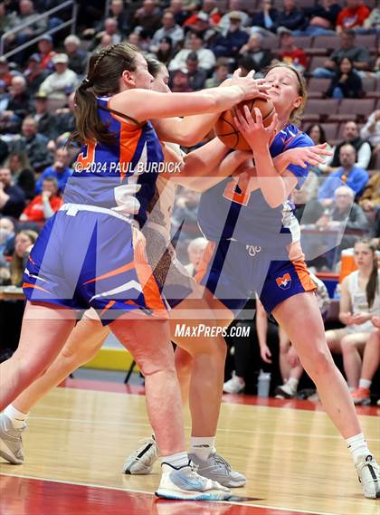 Thumbnail 1 in Mountain View vs. Bishop Guilfoyle (PIAA 1A Championship) photogallery.