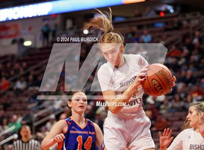 Thumbnail 1 in Mountain View vs. Bishop Guilfoyle (PIAA 1A Championship) photogallery.