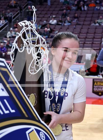 Thumbnail 3 in Mountain View vs. Bishop Guilfoyle (PIAA 1A Championship) photogallery.