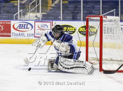 Thumbnail 2 in Boston College High vs. Seton Hall Prep (Notre Dame New Year's Invitational Semifinal) photogallery.